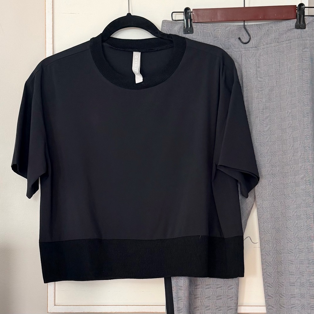 Athleta Zephyr Cropped Lightweight Loose Short Sleeve Ribbed Shirt Black Small - Picture 5 of 15